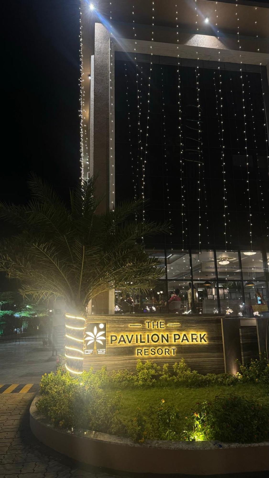 The Pavilion Park Resort マーレガオン エクステリア 写真