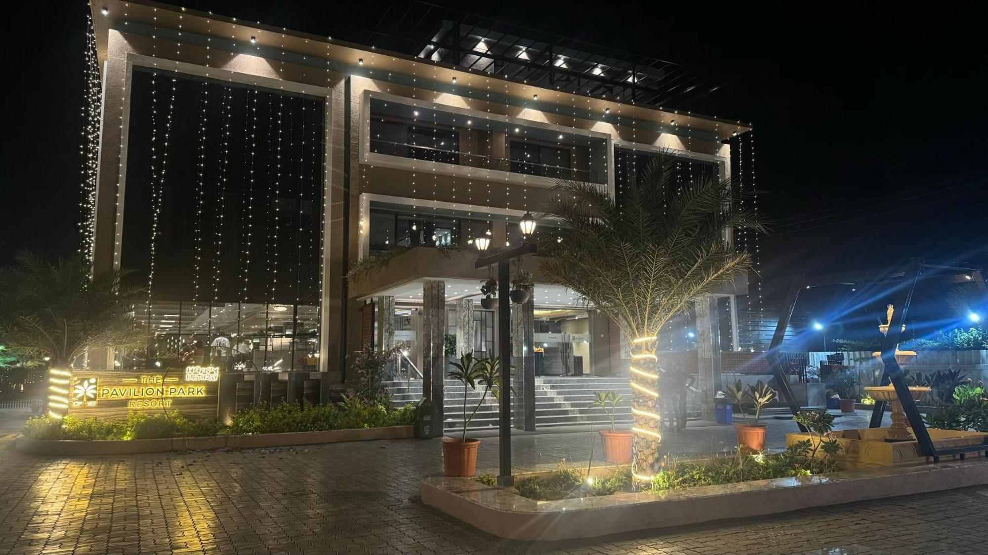 The Pavilion Park Resort マーレガオン エクステリア 写真